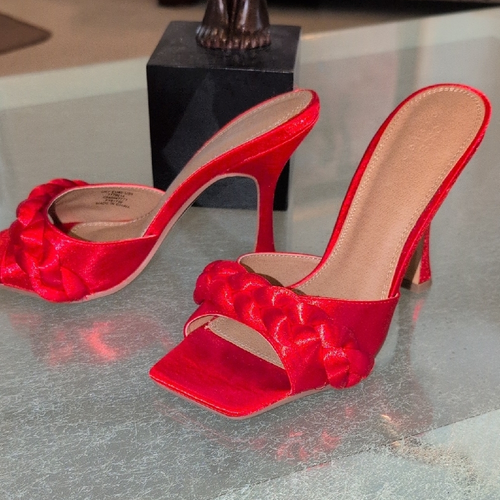 Red Mule Heels New 9 - Picture 6 of 8